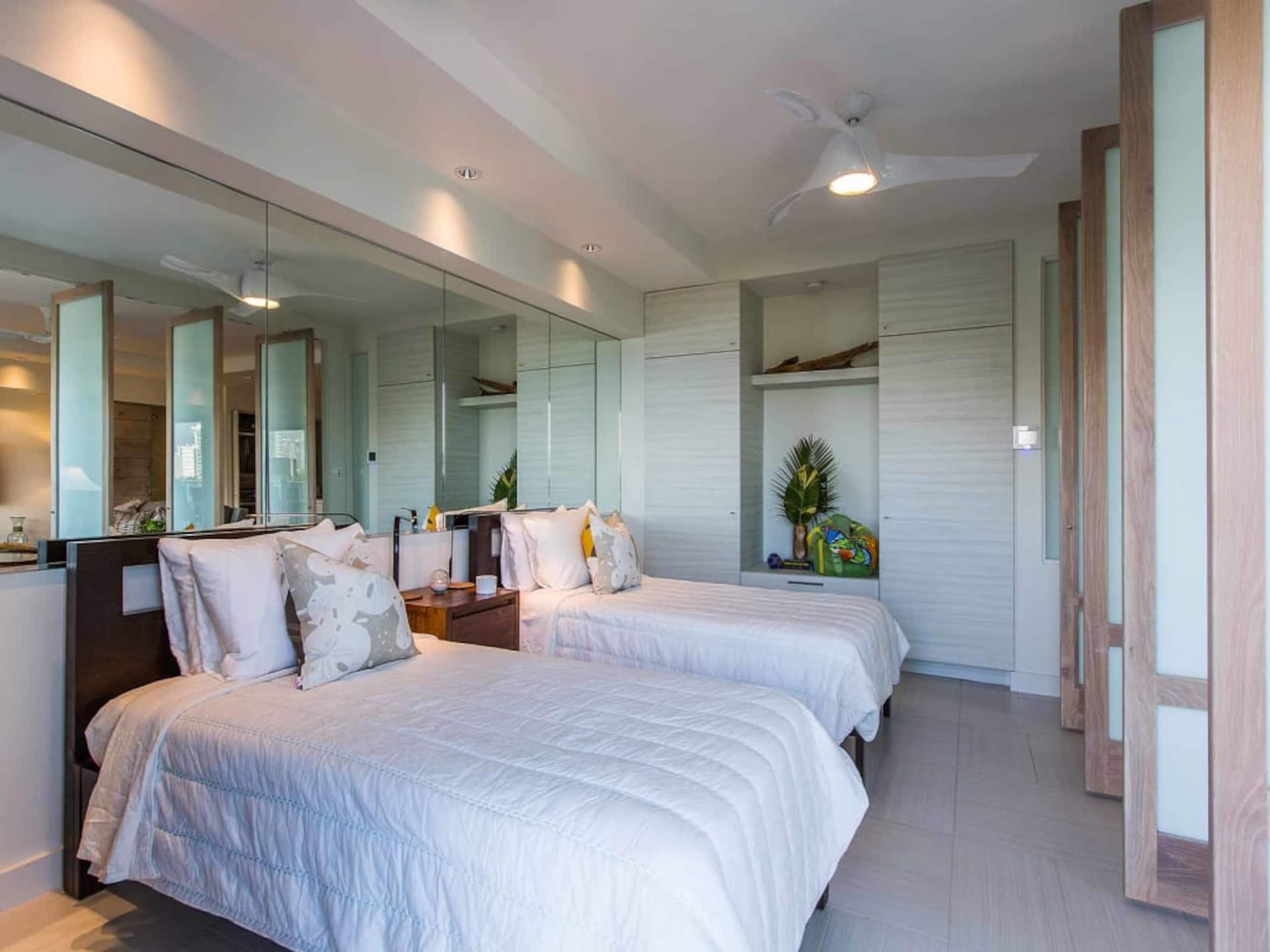 Condo in Honolulu · ★4.54 · 2 bedrooms · 3 beds · 2 shared baths - Image 30