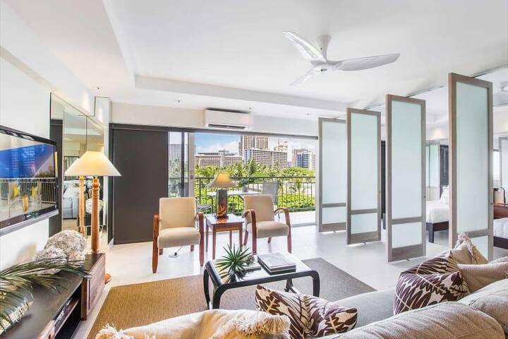 2 Bedroom Deluxe Ocean View – Waikīkī Shore 502 gallery image 5