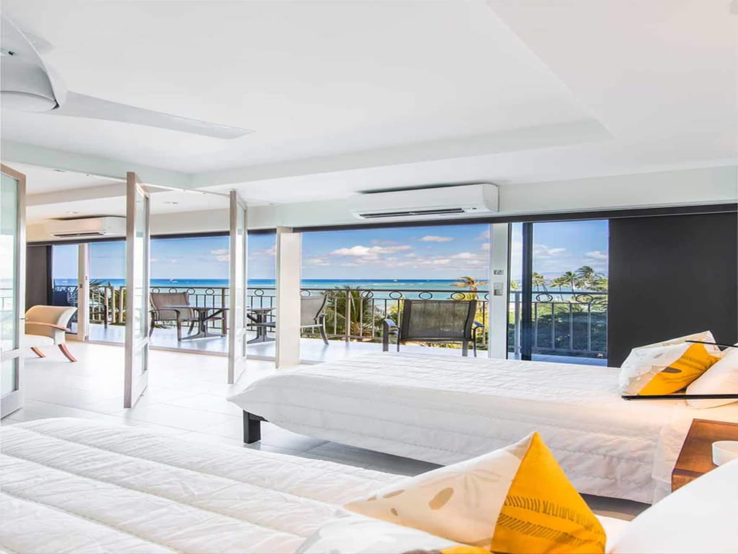 Condo in Honolulu · ★4.54 · 2 bedrooms · 3 beds · 2 shared baths - Image 28