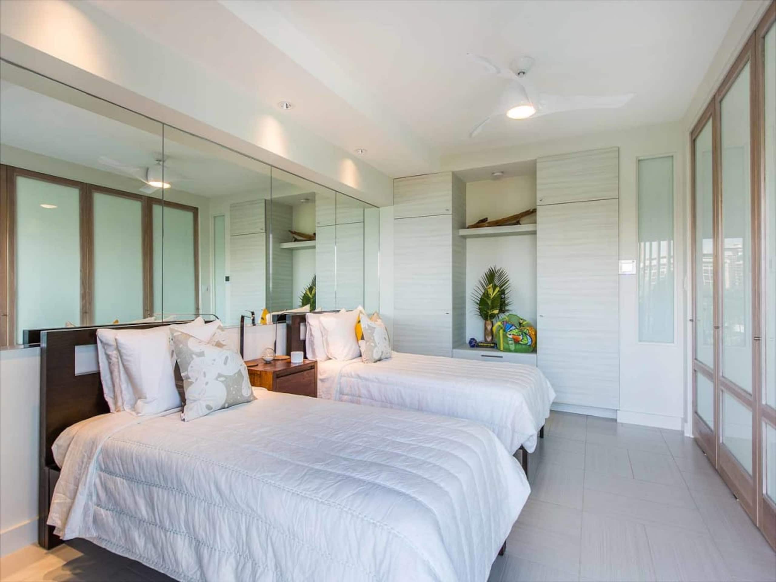 Condo in Honolulu · ★4.54 · 2 bedrooms · 3 beds · 2 shared baths - Image 38