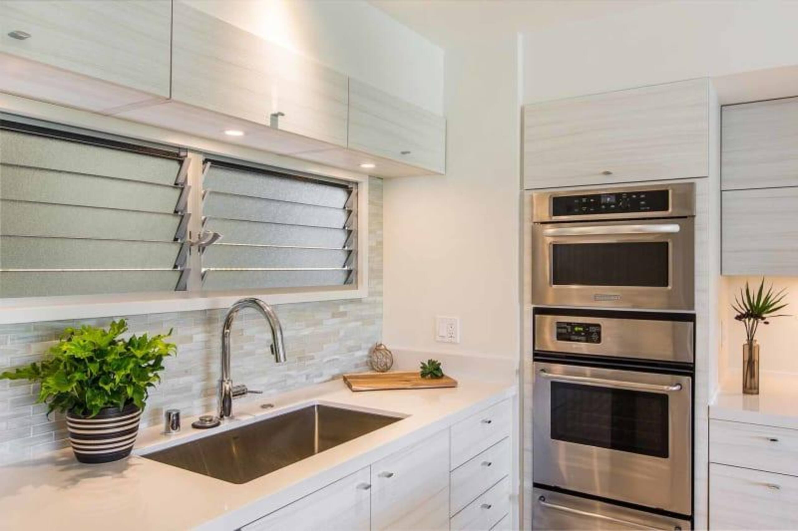 Condo in Honolulu · ★4.54 · 2 bedrooms · 3 beds · 2 shared baths - Image 9