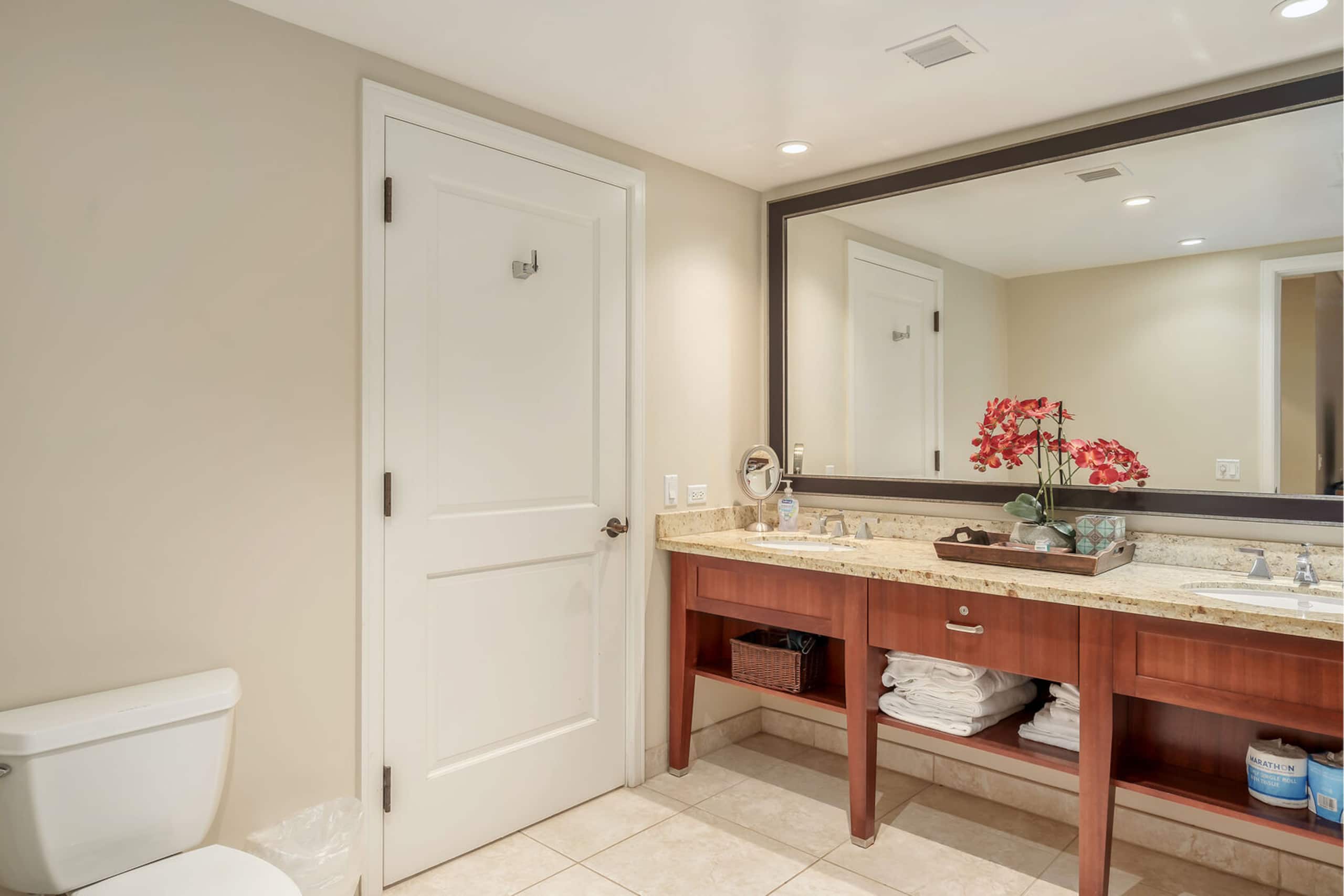 Condo in Lahaina · ★4.82 · 2 bedrooms · 3 beds · 2 baths - Image 33