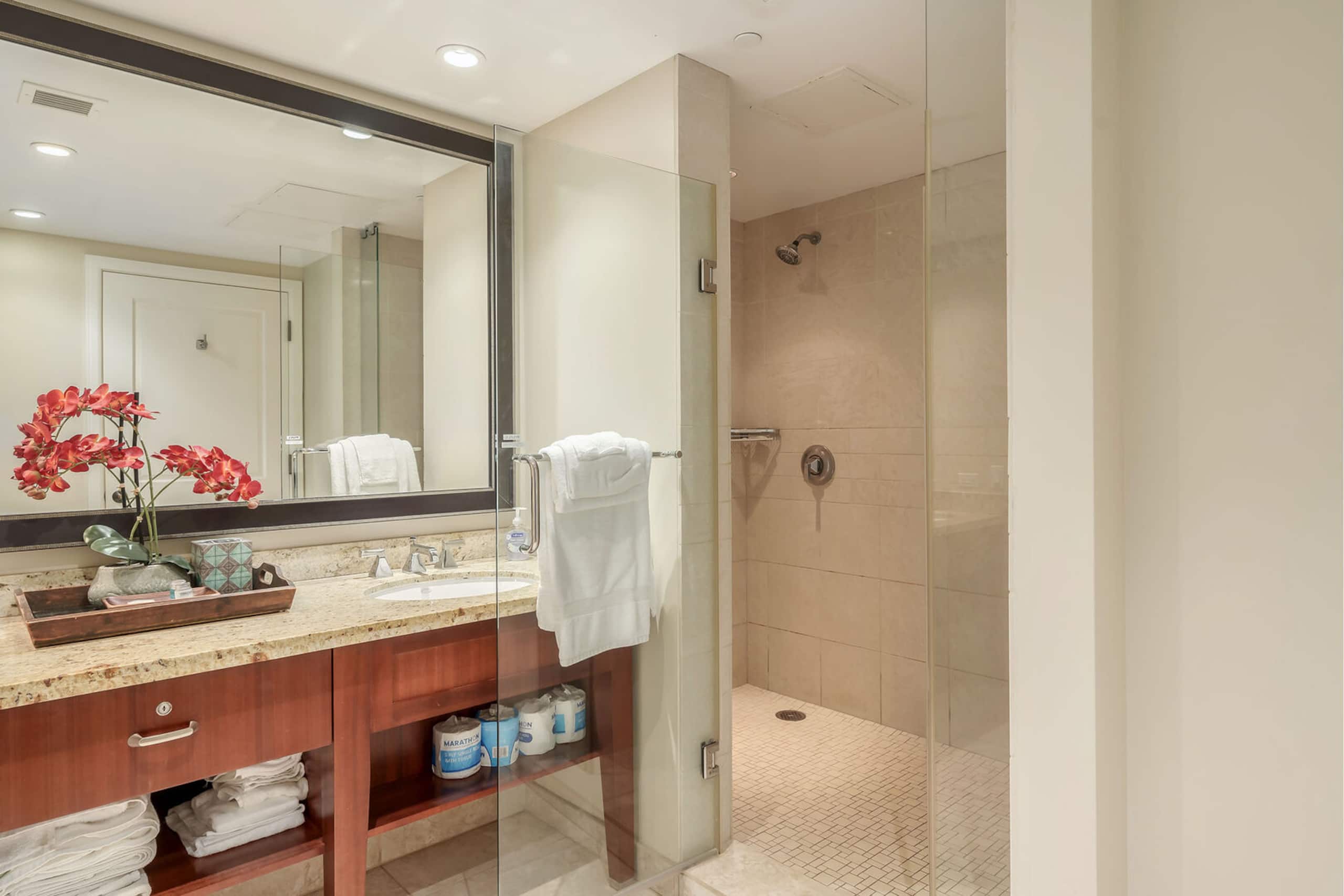 Condo in Lahaina · ★4.82 · 2 bedrooms · 3 beds · 2 baths - Image 34