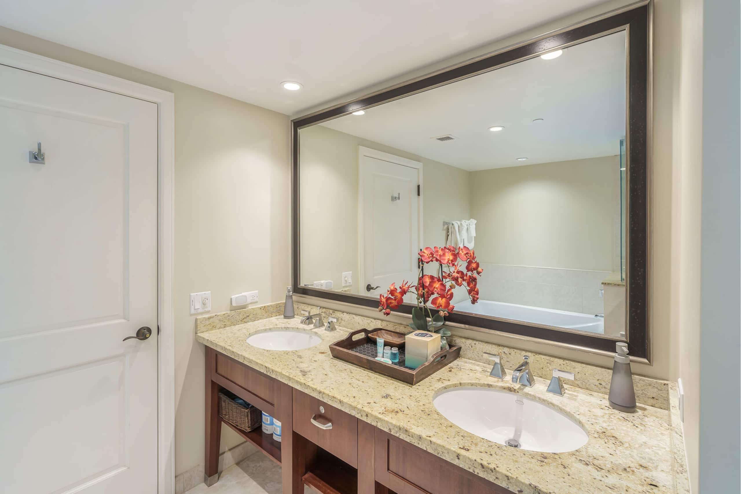 Condo in Lahaina · ★4.82 · 2 bedrooms · 3 beds · 2 baths - Image 32