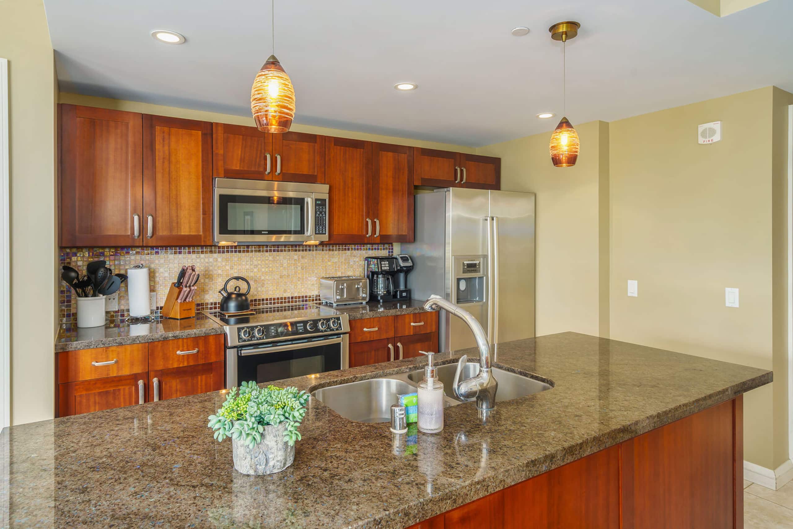 Condo in Lahaina · ★4.82 · 2 bedrooms · 3 beds · 2 baths - Image 4