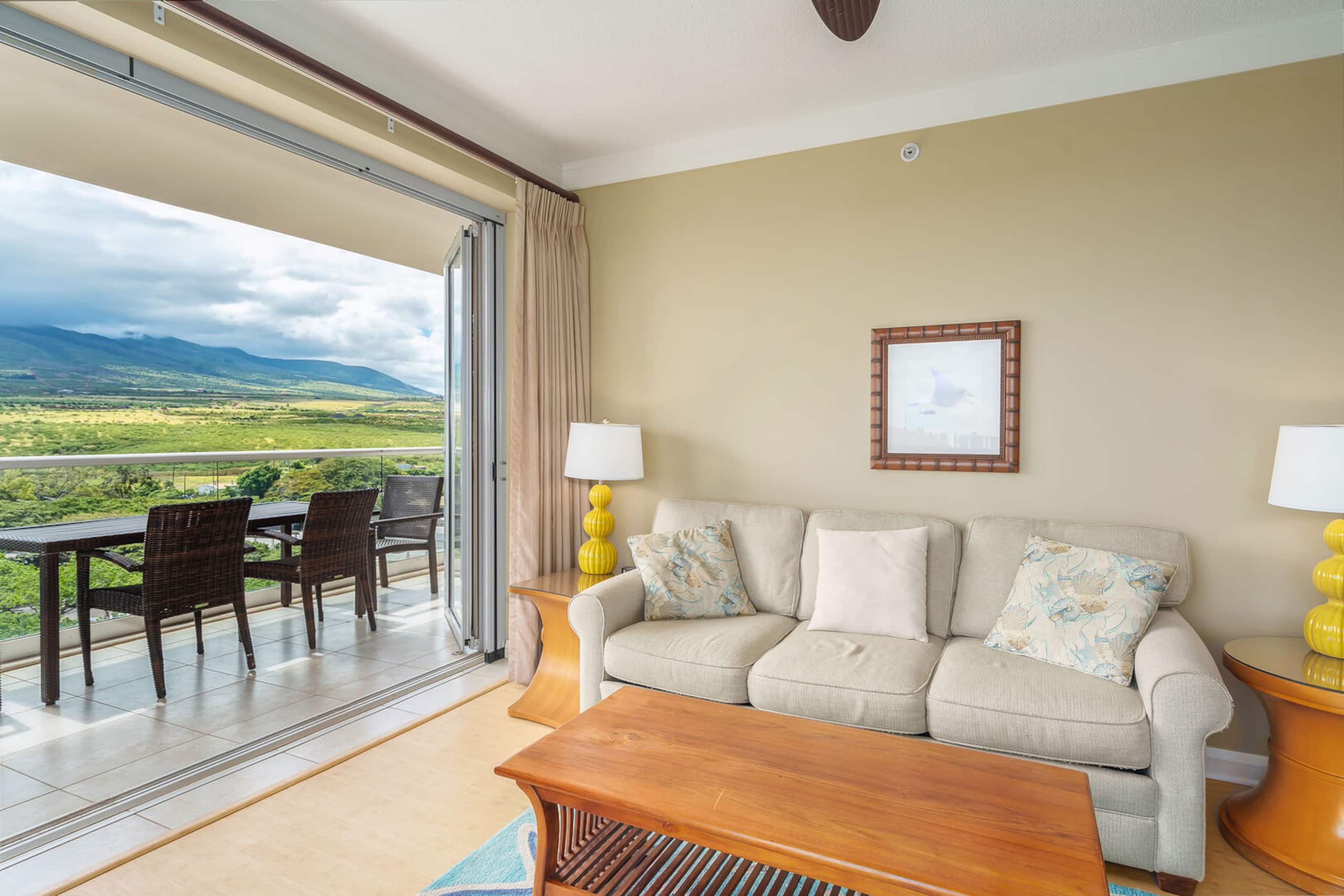 Condo in Lahaina · ★4.82 · 2 bedrooms · 3 beds · 2 baths - Image 8
