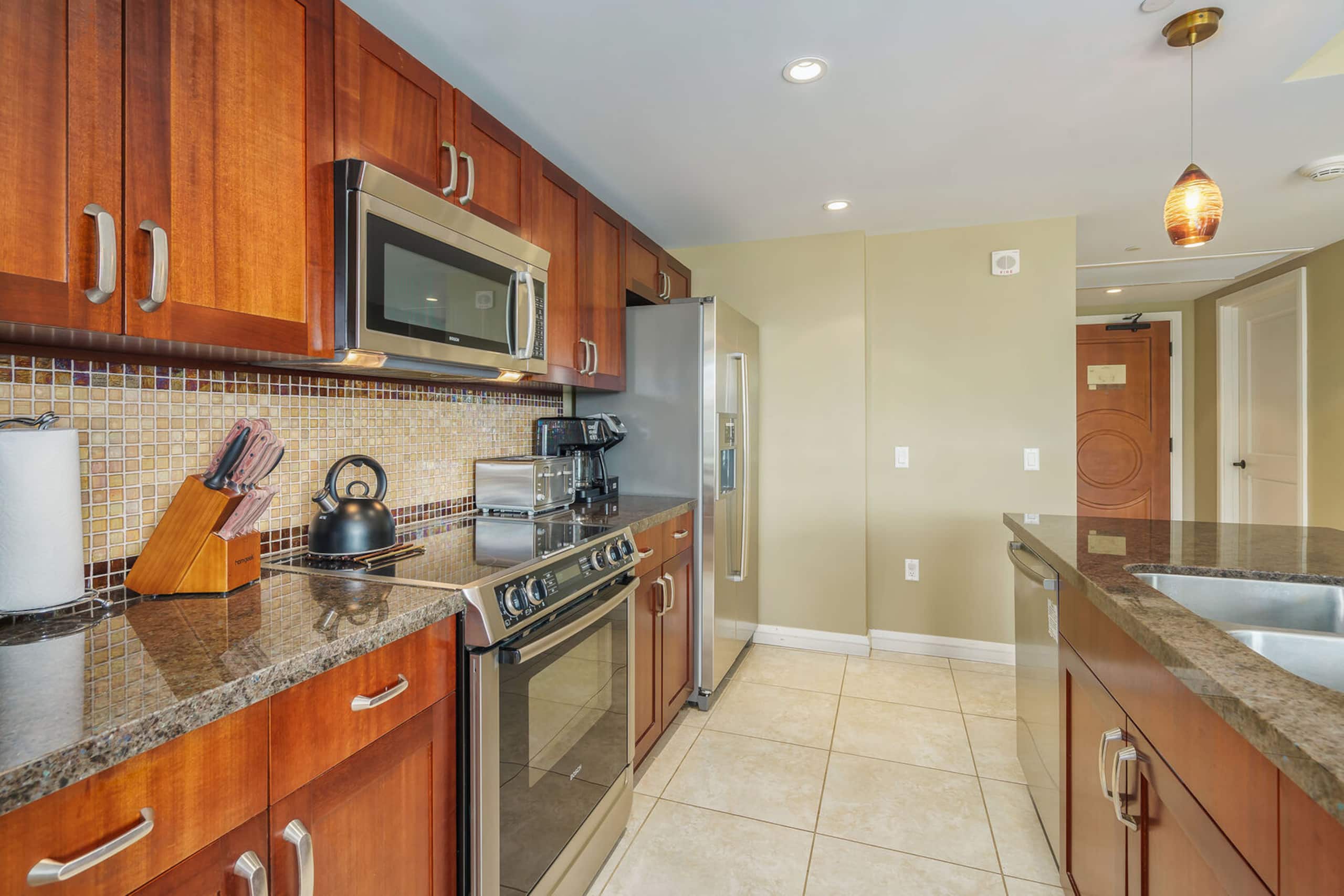 Condo in Lahaina · ★4.82 · 2 bedrooms · 3 beds · 2 baths - Image 14