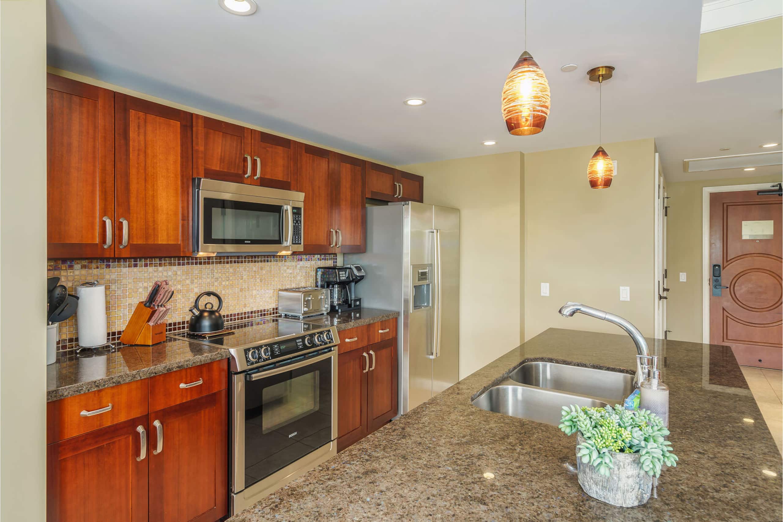 Condo in Lahaina · ★4.82 · 2 bedrooms · 3 beds · 2 baths - Image 13
