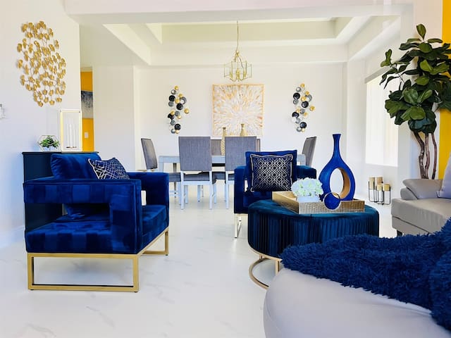 Modern-Clean-Comfortable 3BR/2BT Game Room, Family