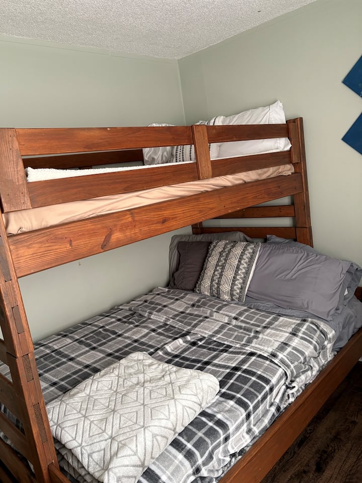 Full-Twin Bunkbeds