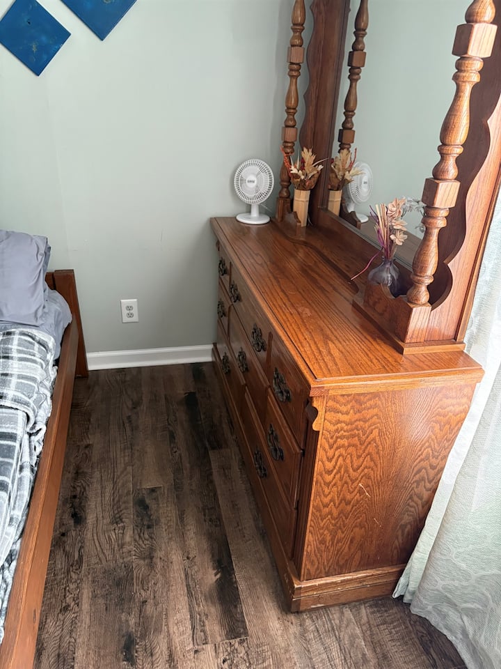 Twin/full bunk bed with large dresser