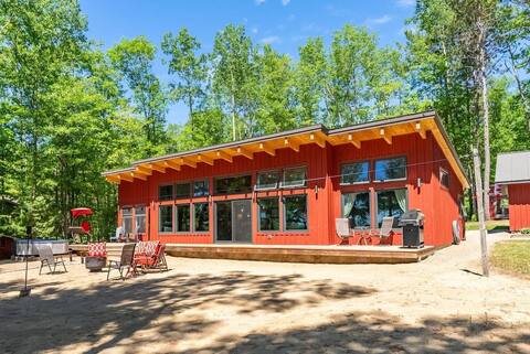 Beach House in Ottawa Valley