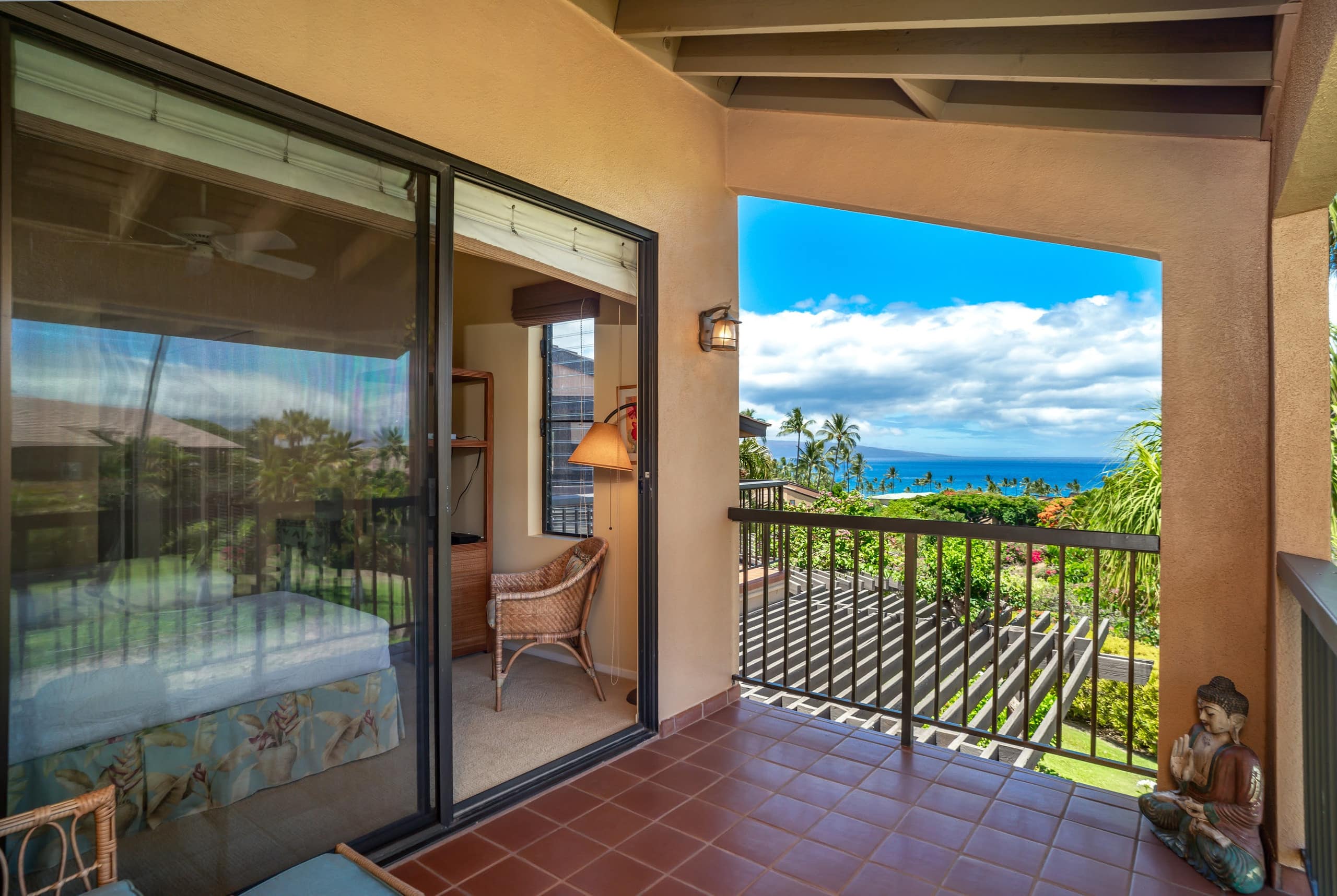 Condo in Kihei · ★4.7 · 2 bedrooms · 4 beds · 2.5 baths - Image 30