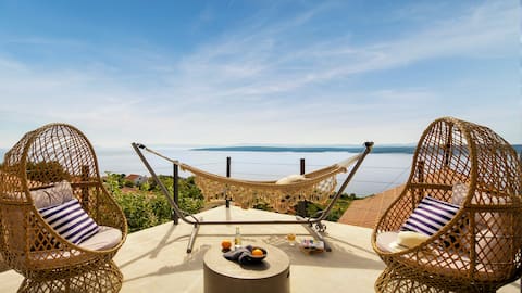 Villa Lapis - sea views and luxury
