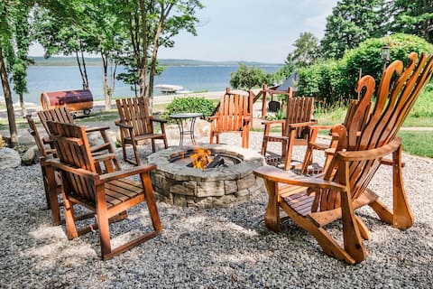 Lake House; Lakefront, Boat/Sauna Rental, Hot Tub!