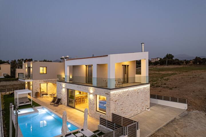 Dodici Luxury Villa – With Heated Pool gallery image 5