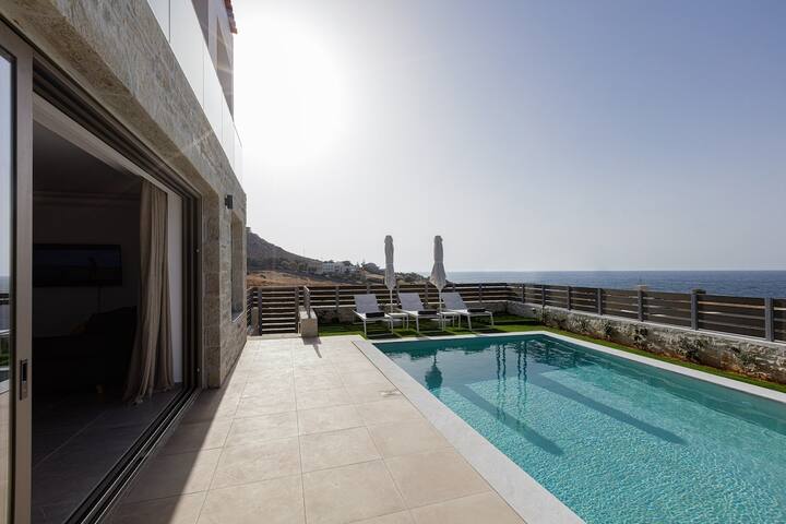 Dodici Luxury Villa – With Heated Pool gallery image 3