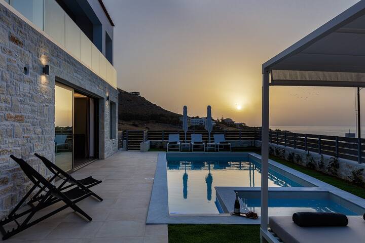 Dodici Luxury Villa – With Heated Pool gallery image 4