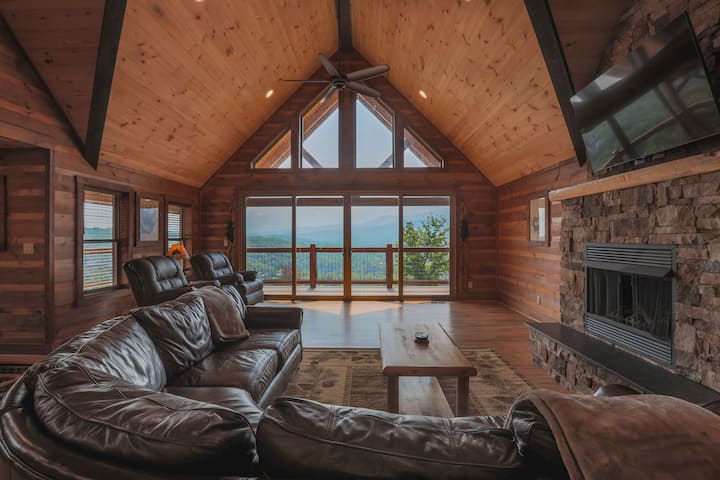 Mountain Views In Gatlinburg! 3 Bed | 5 Bath Cabin - ガットリンバーグ, TN