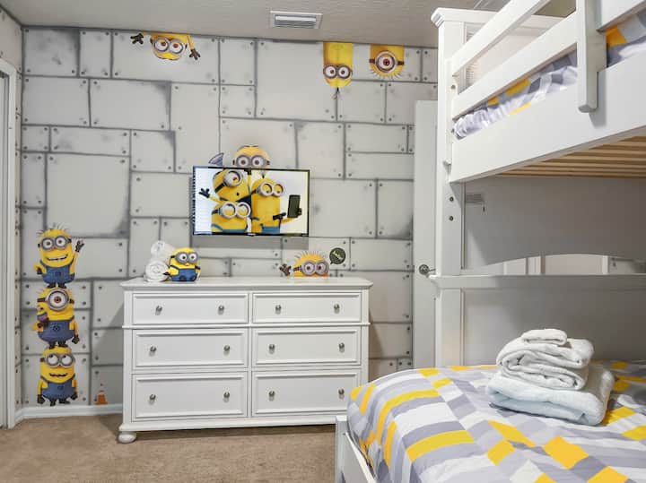 Je to tiež praktické s množstvom úložného priestoru a inteligentnou televíziou.