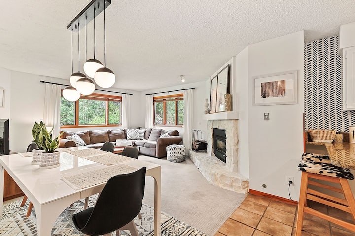 Relax In Breckenridge! Condo Convenient To Skiing! Close To Downtown! New Listin - Breckenridge, CO