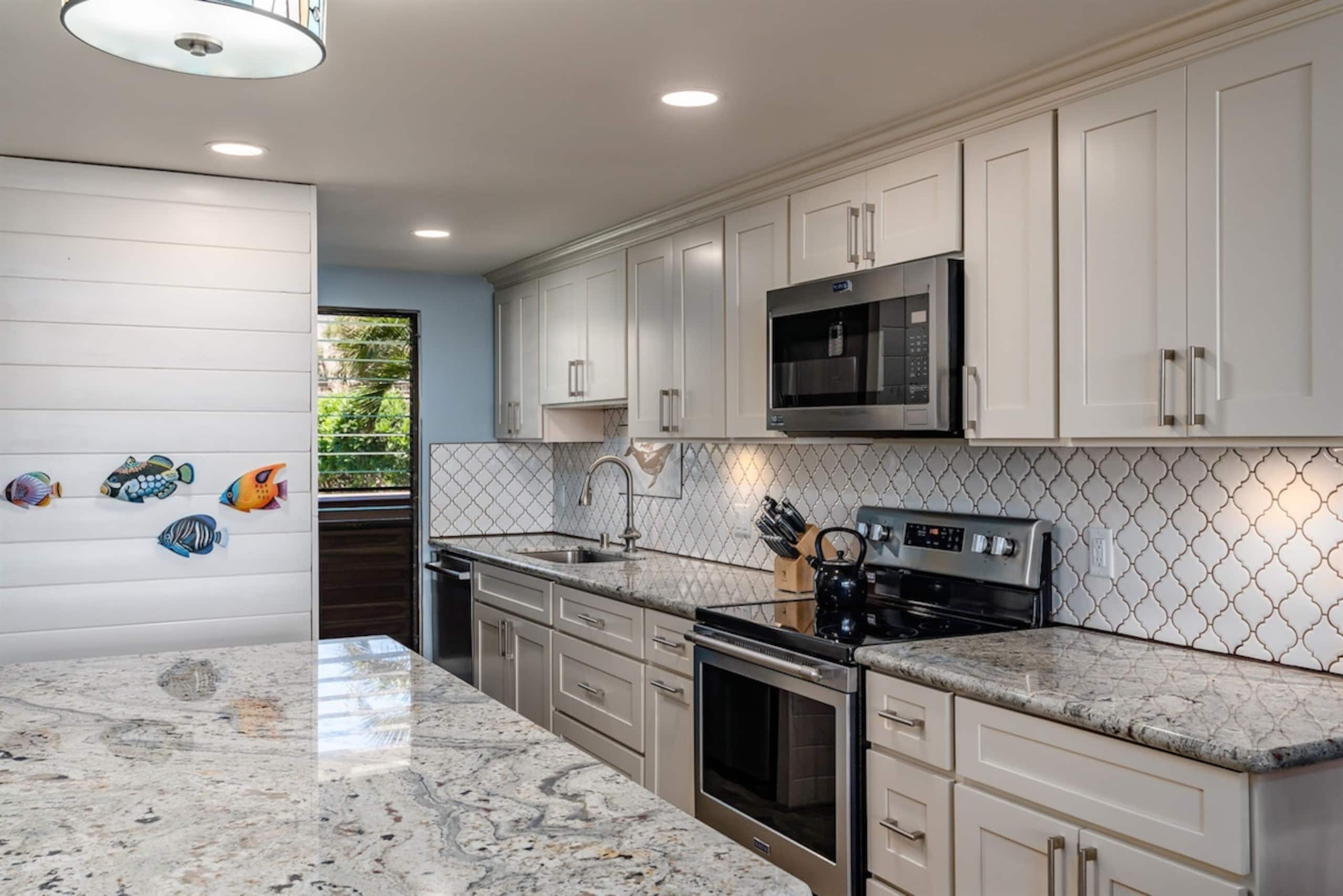 Condo in Wailuku · ★4.94 · 2 bedrooms · 4 beds · 2 baths - Image 11