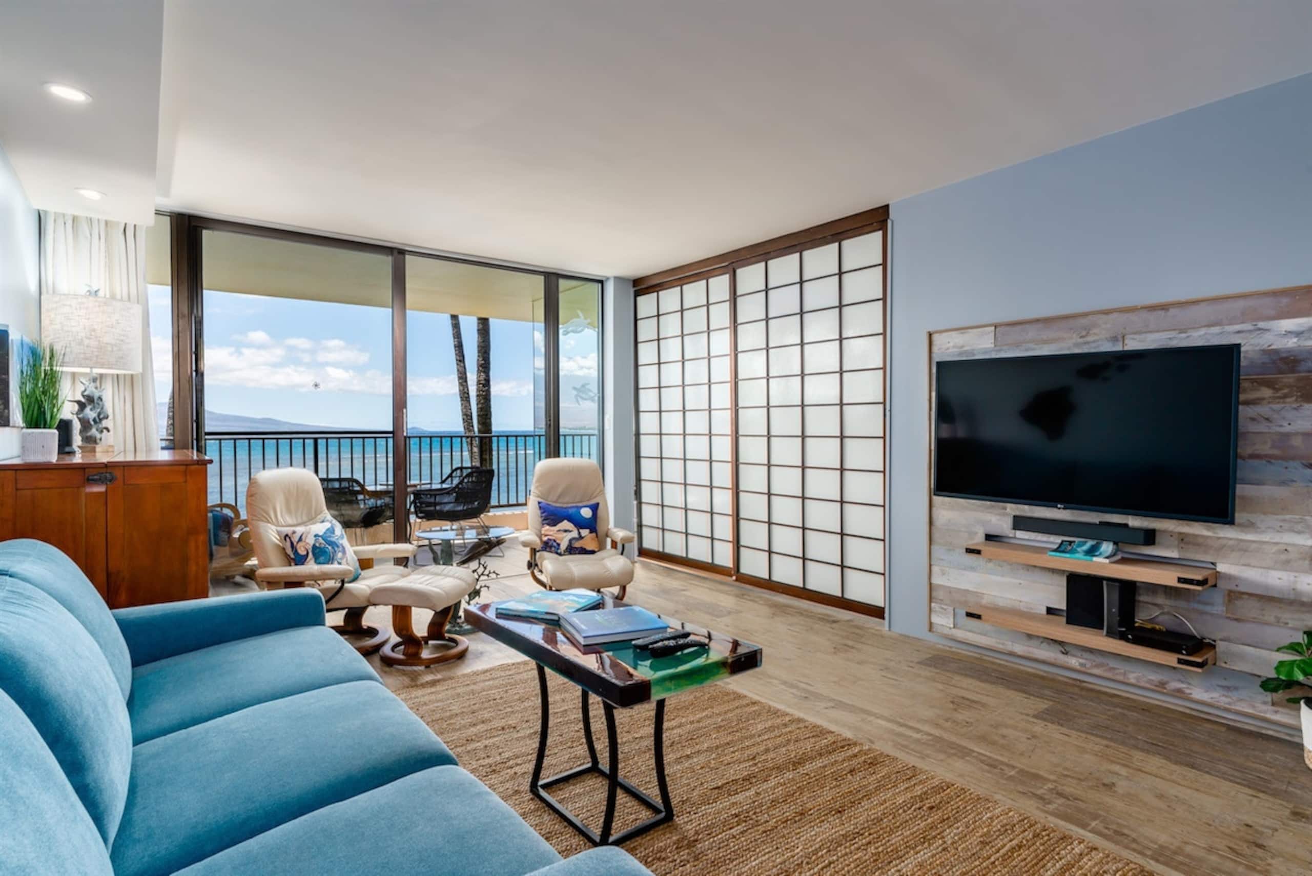 Condo in Wailuku · ★4.94 · 2 bedrooms · 4 beds · 2 baths - Image 5