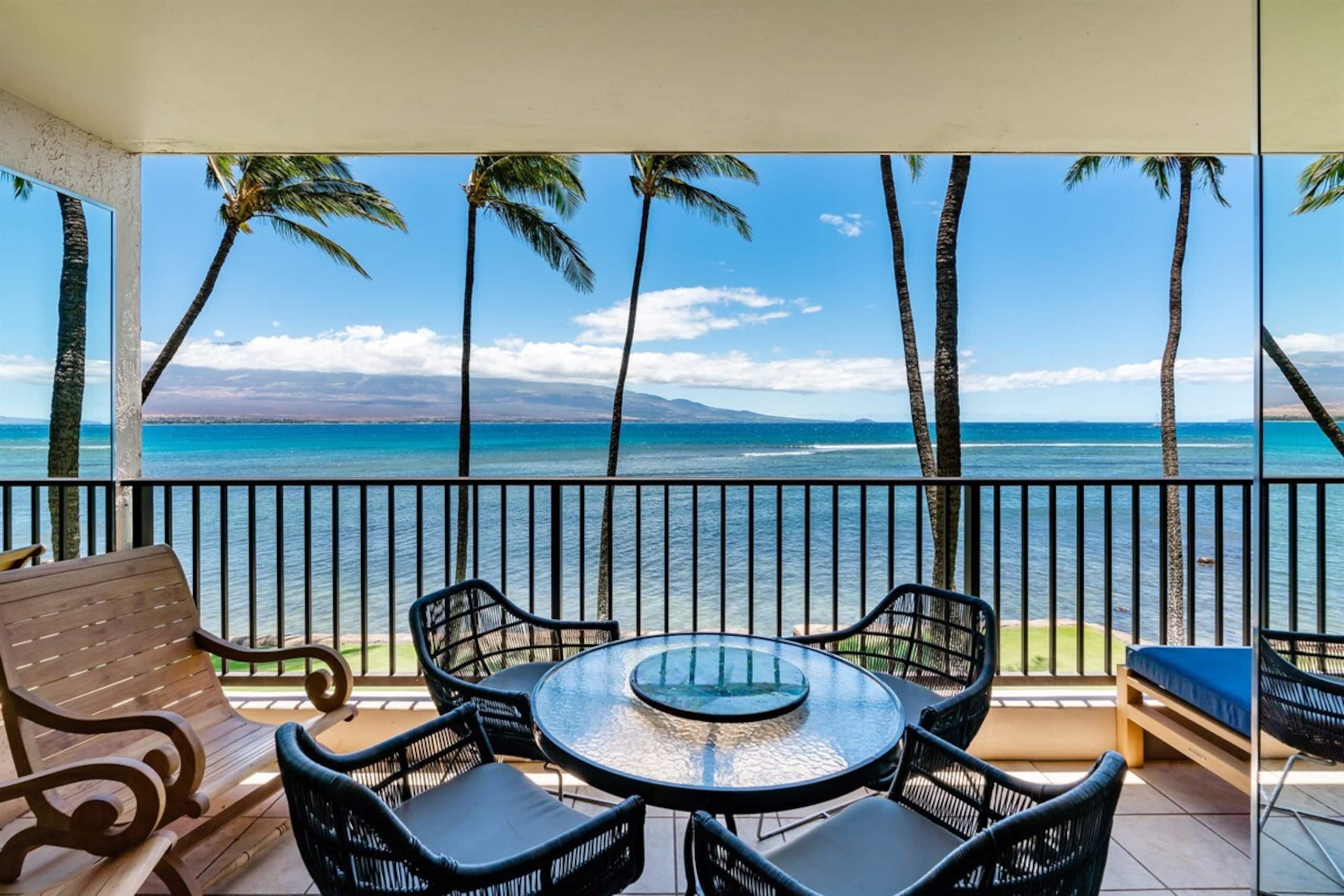 Condo in Wailuku · ★4.94 · 2 bedrooms · 4 beds · 2 baths - Image 1