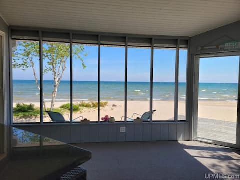 Shoreline Oasis- Crisp Air and Colorful Views