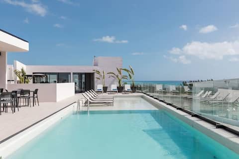 Playa Studio | Rooftop Pool, Steps to 5th Ave