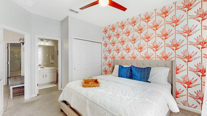 Paradise King Suite with private bath