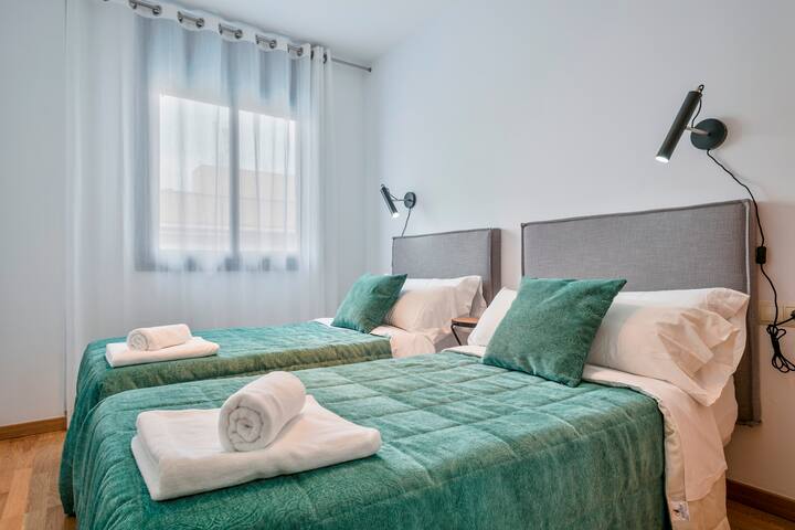 Modern Penthouse with Large Terrace in Poblenou gallery image 5