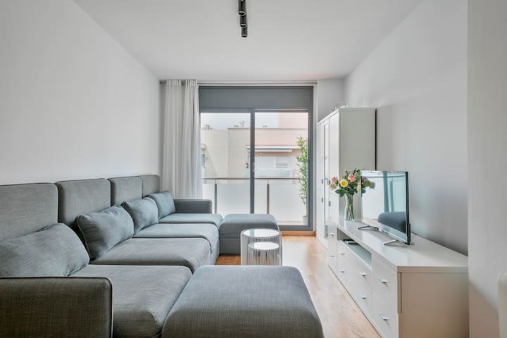 Modern Penthouse with Large Terrace in Poblenou