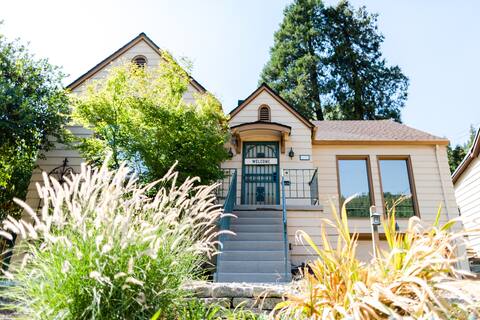 Dunsmuir Adventure House