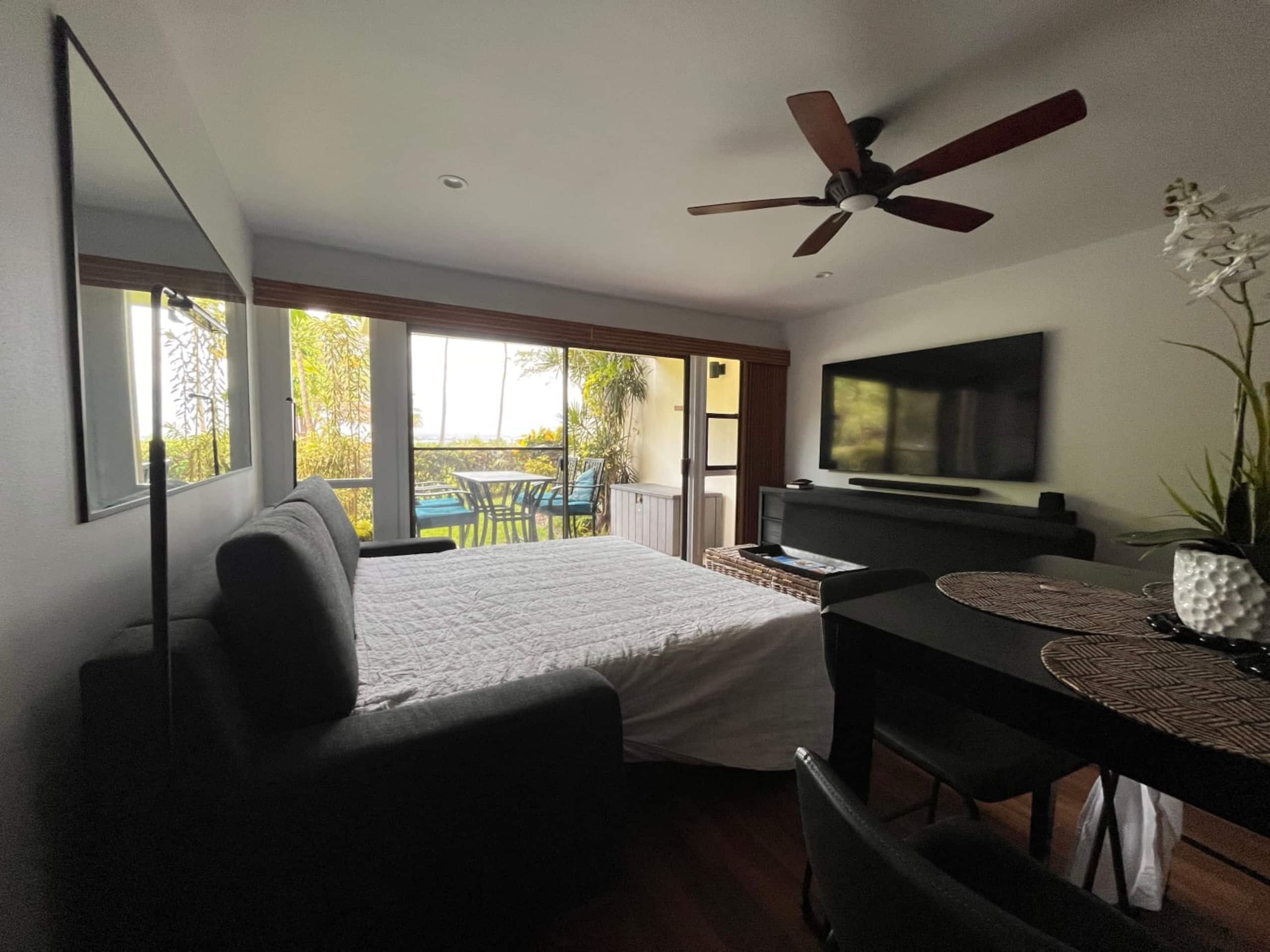 Condo in Wailuku · ★4.96 · 1 bedroom · 2 beds · 1 private bath - Image 3