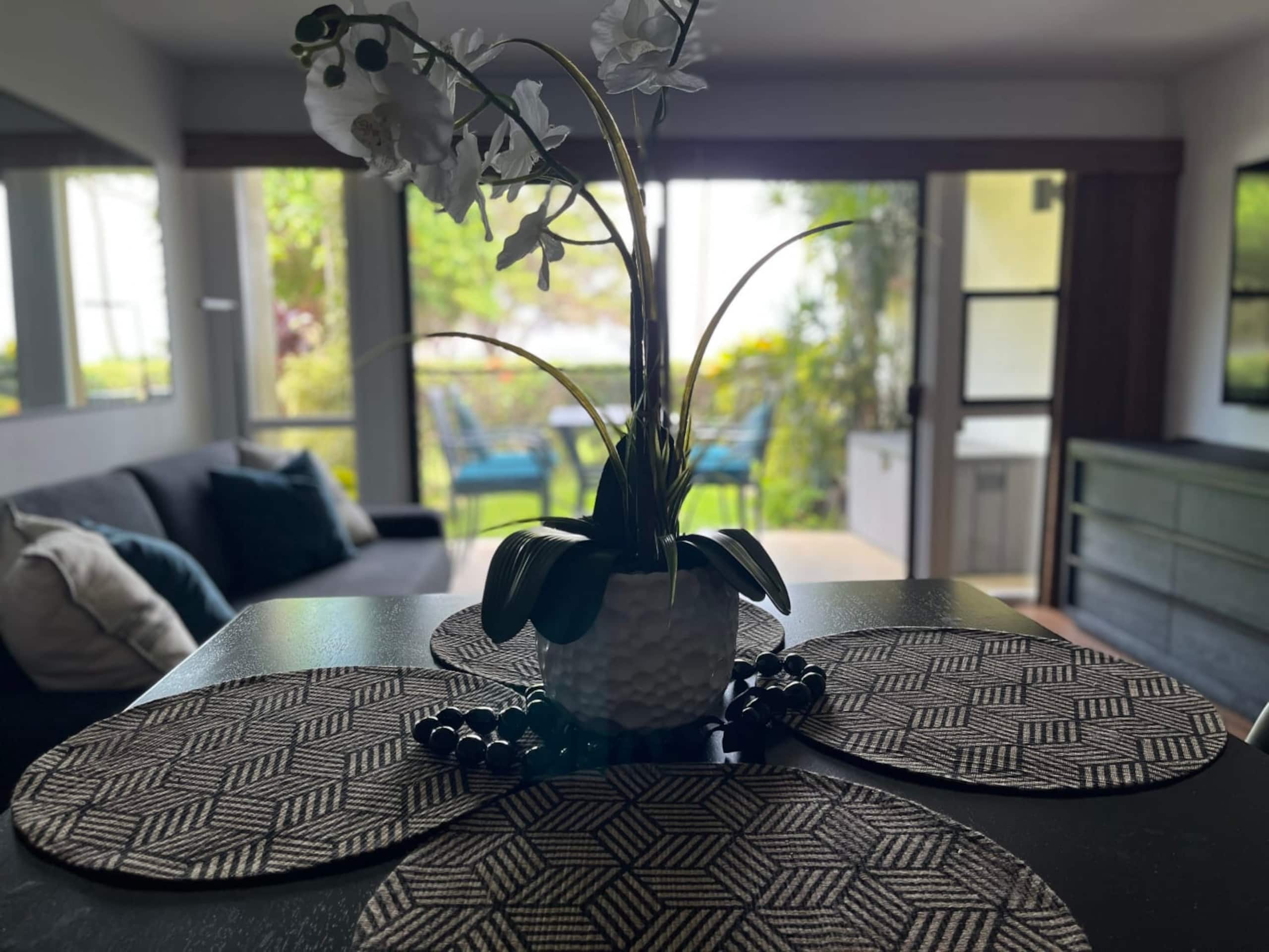 Condo in Wailuku · ★4.96 · 1 bedroom · 2 beds · 1 private bath - Image 7