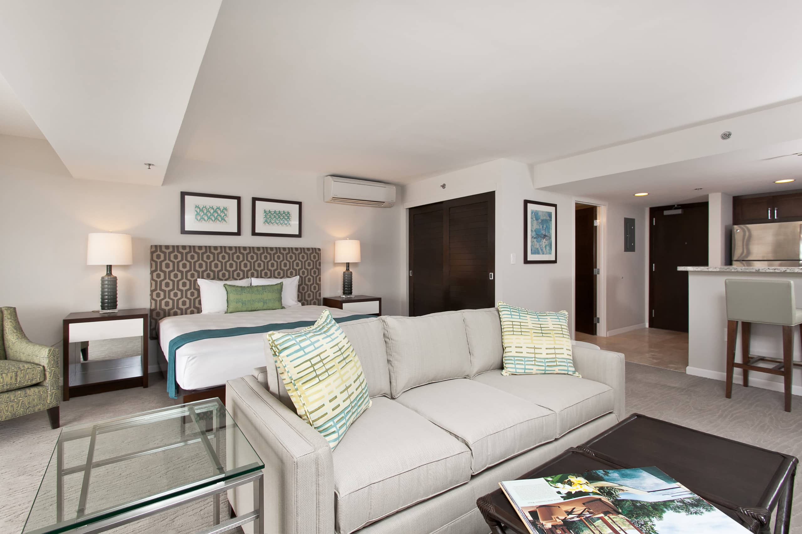 Condo in Honolulu · ★5.0 · Studio · 2 beds · 1 shared bath - Image 3