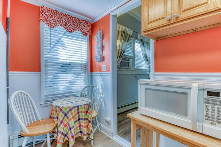The Allenhurst, Beach Apartment #3 - Midsize Studi