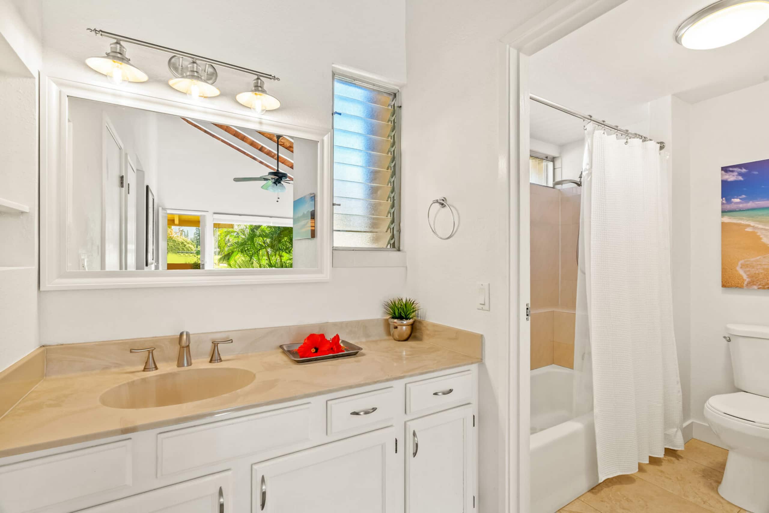 Condo in Princeville · ★4.8 · 1 bedroom · 2 beds · 1.5 private baths - Image 12