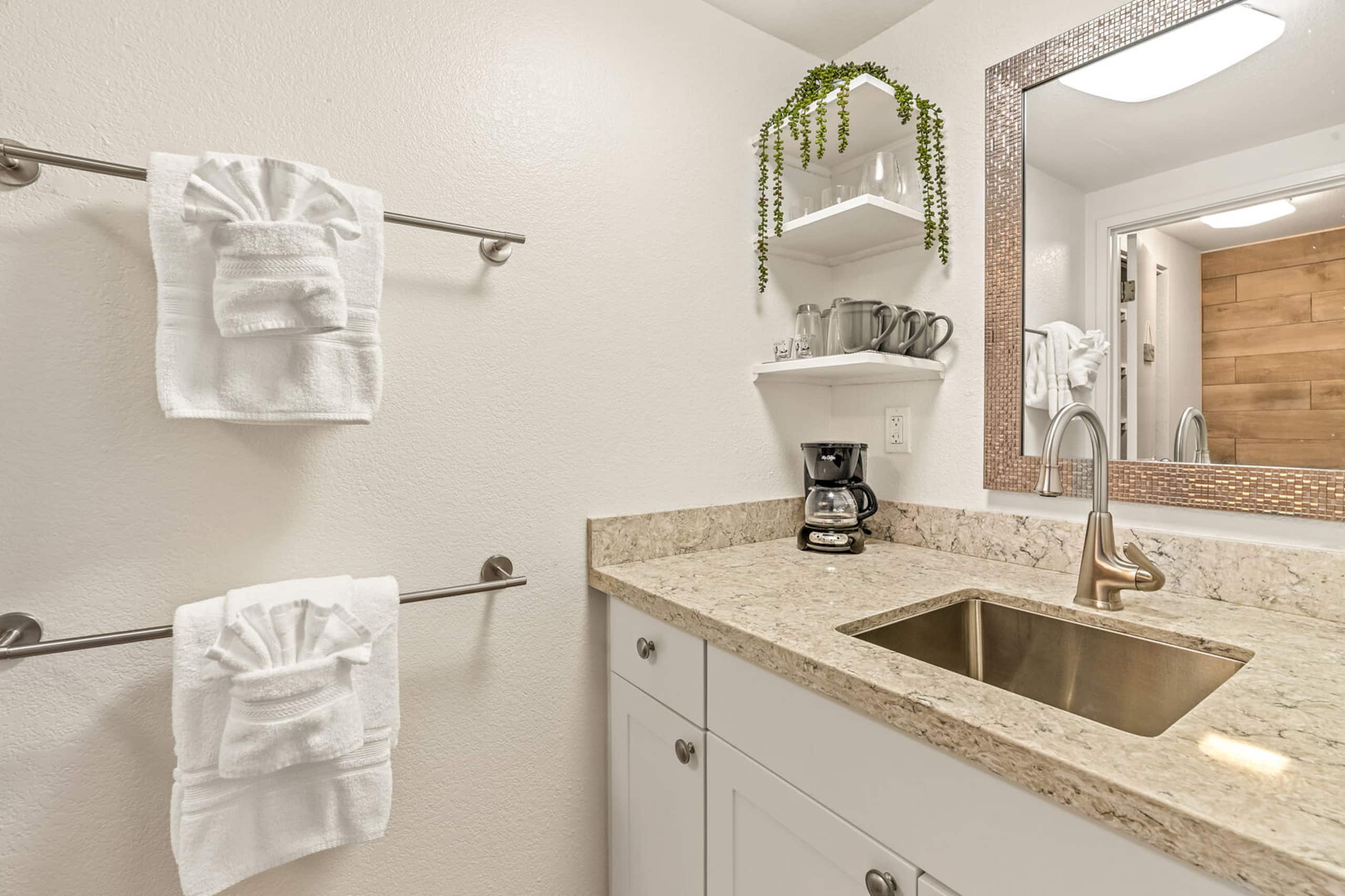 Condo in Princeville · ★4.55 · 2 bedrooms · 3 beds · 2.5 private baths - Image 28