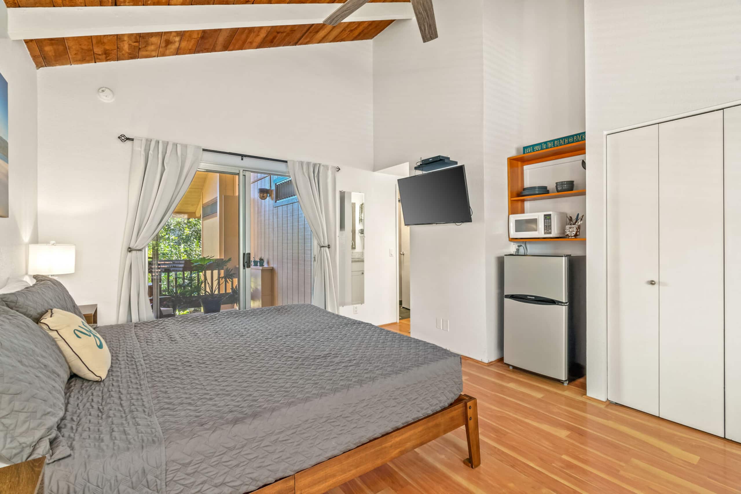 Condo in Princeville · ★4.55 · 2 bedrooms · 3 beds · 2.5 private baths - Image 24