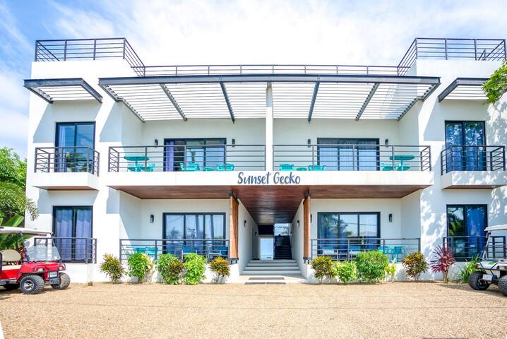 Oceanfront Sunset Gecko Condo – Ground Floor 1A