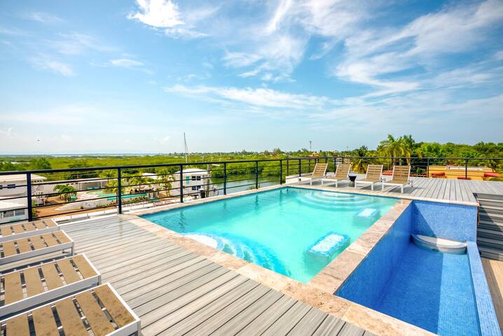 Oceanfront Sunset Gecko Condo – Ground Floor 1A gallery image 4