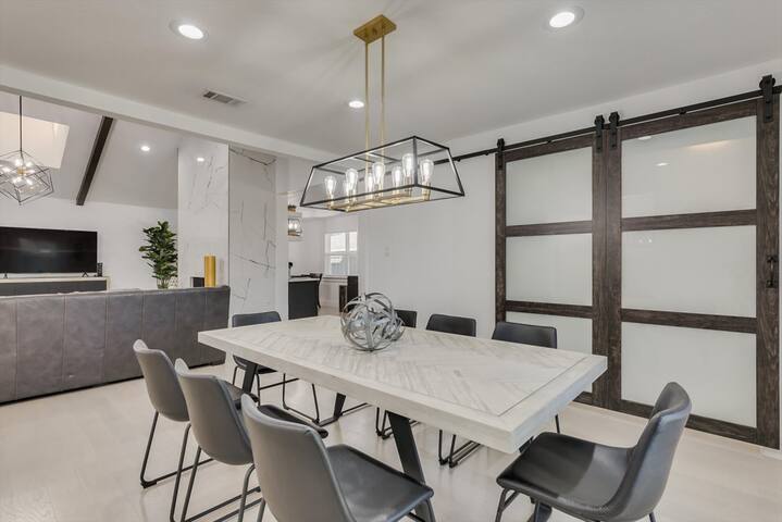 Modern and Spacious Dallas Getaway w/ Private Pool gallery image 4