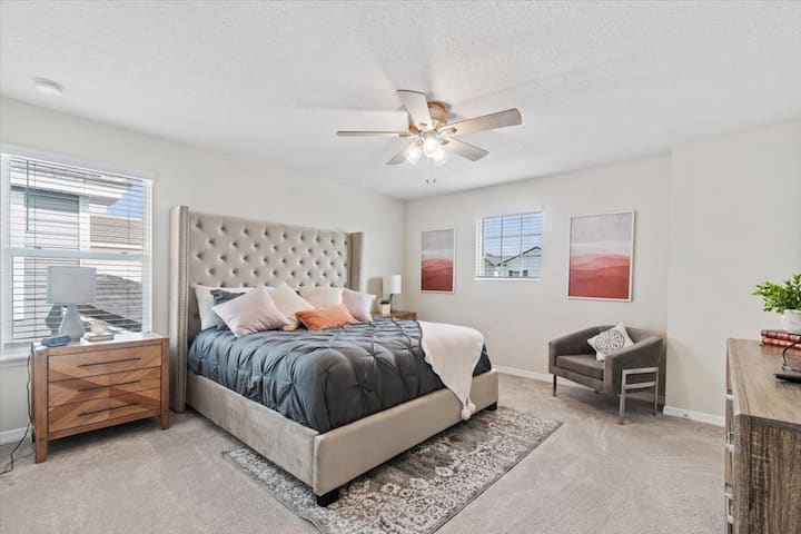 Master King со сопствена бања на 2-ри кат, вентилатор и телевизор 