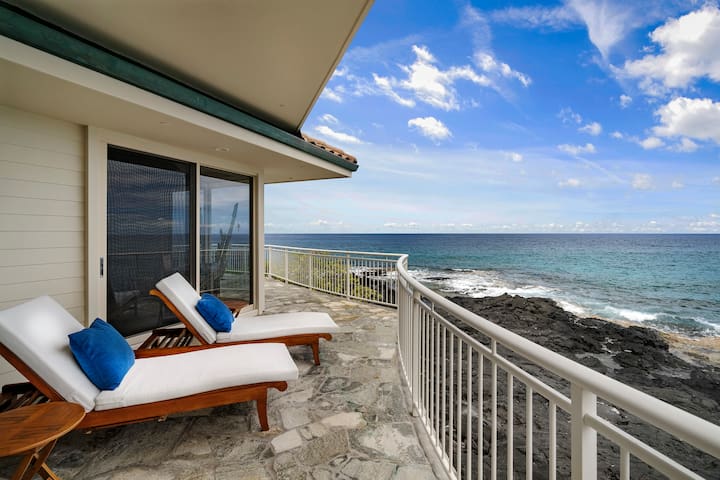 Ali’i Point #12: Oceanfront Home w/Hot Tub & AC