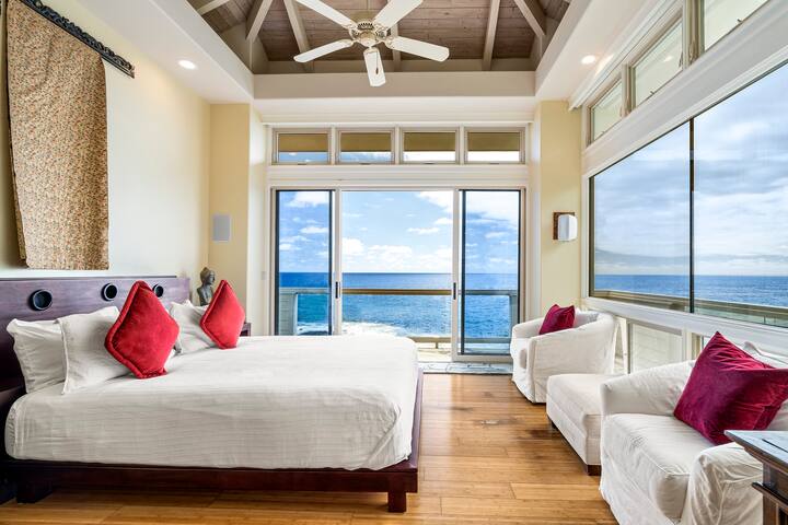 Ali’i Point #12: Oceanfront Home w/Hot Tub & AC gallery image 5