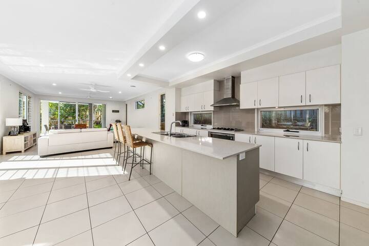 Sand & Sea Beach House gallery image 4