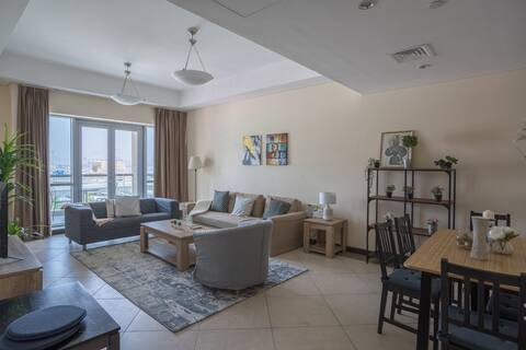 Successful Airbnb property: Incredible City Views in Deira 5-min to Airport in Port Saeed