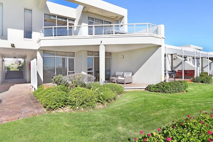 Dolphin Beach E5 gallery image 4